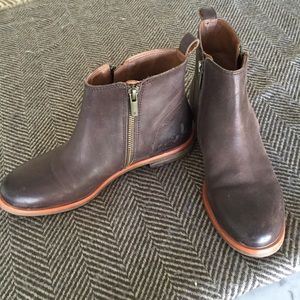 Distressed brown leather Booties